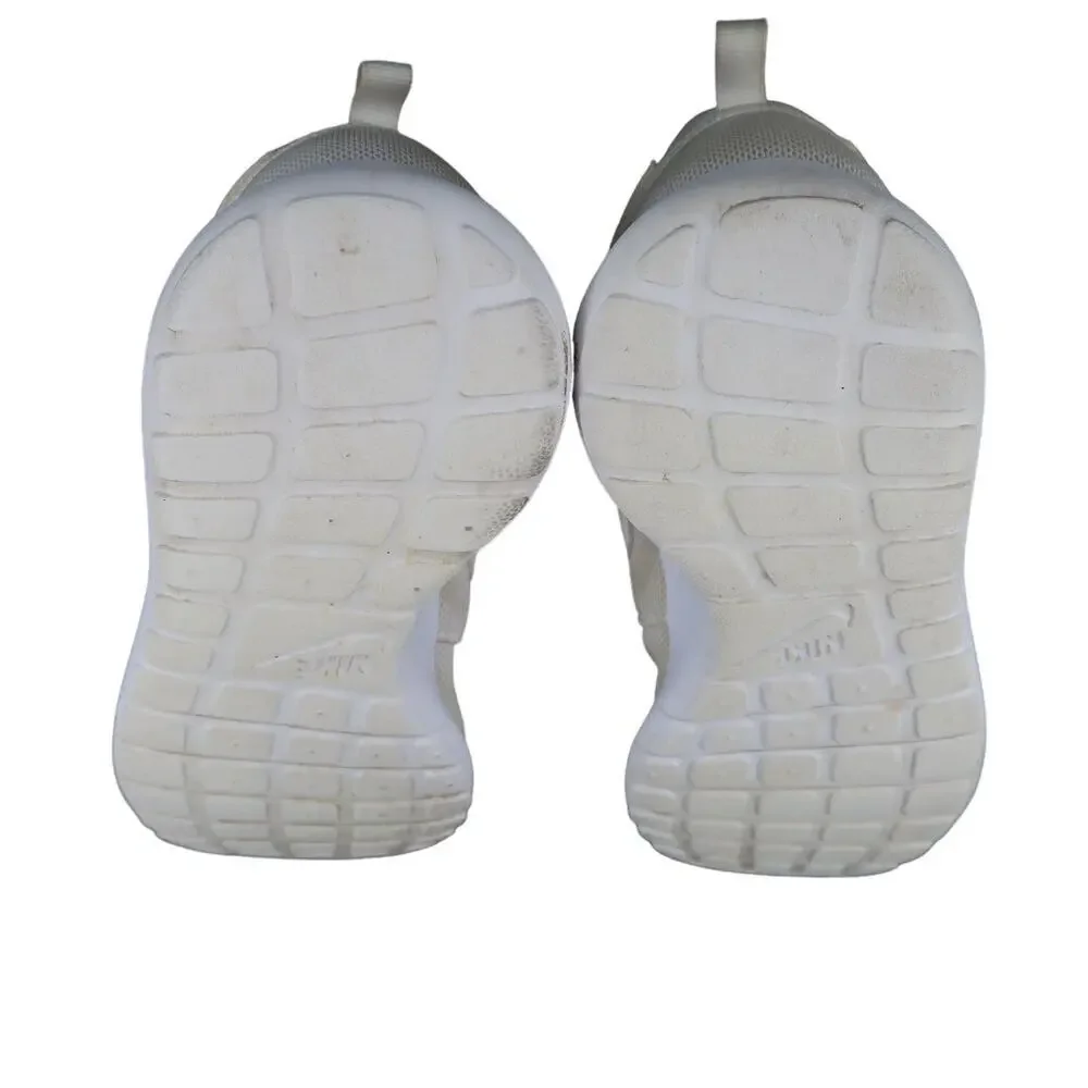 Nike Shoes Youth 6 Athletic Trainer Roshe One Sneakers Big Kids Lace Up White